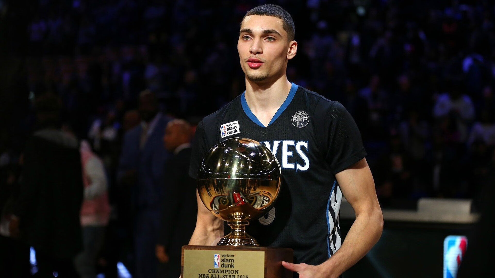 东契奇打满全场独行侠险胜雷霆，东契奇和独行侠签了几年合同