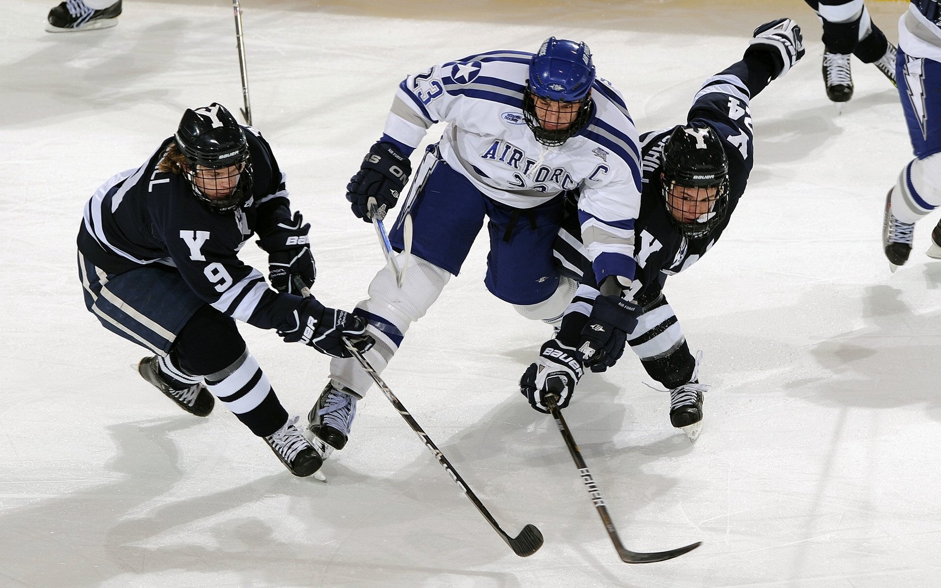 关键时刻决胜负，谁将成为赛场英雄？，谁赢得了这次竞赛的第一名_
