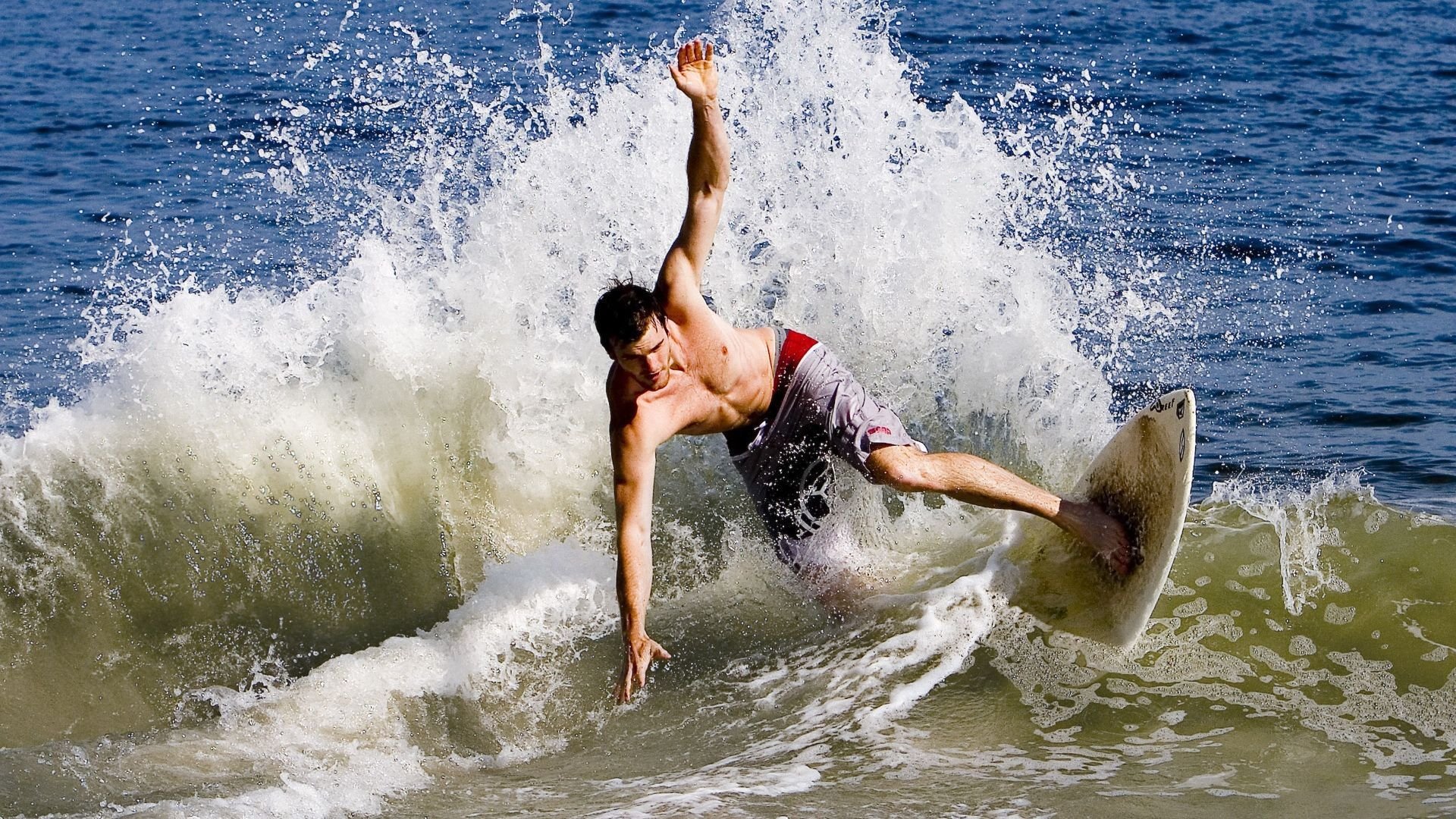 赛前预热：车手在比赛日的心理调适，赛车比赛前的鼓励的话